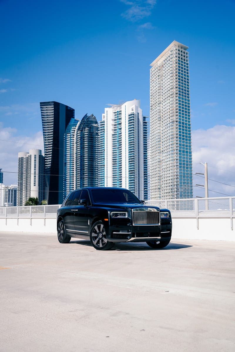 Rolls-Royce Cullinan in Black Diamond