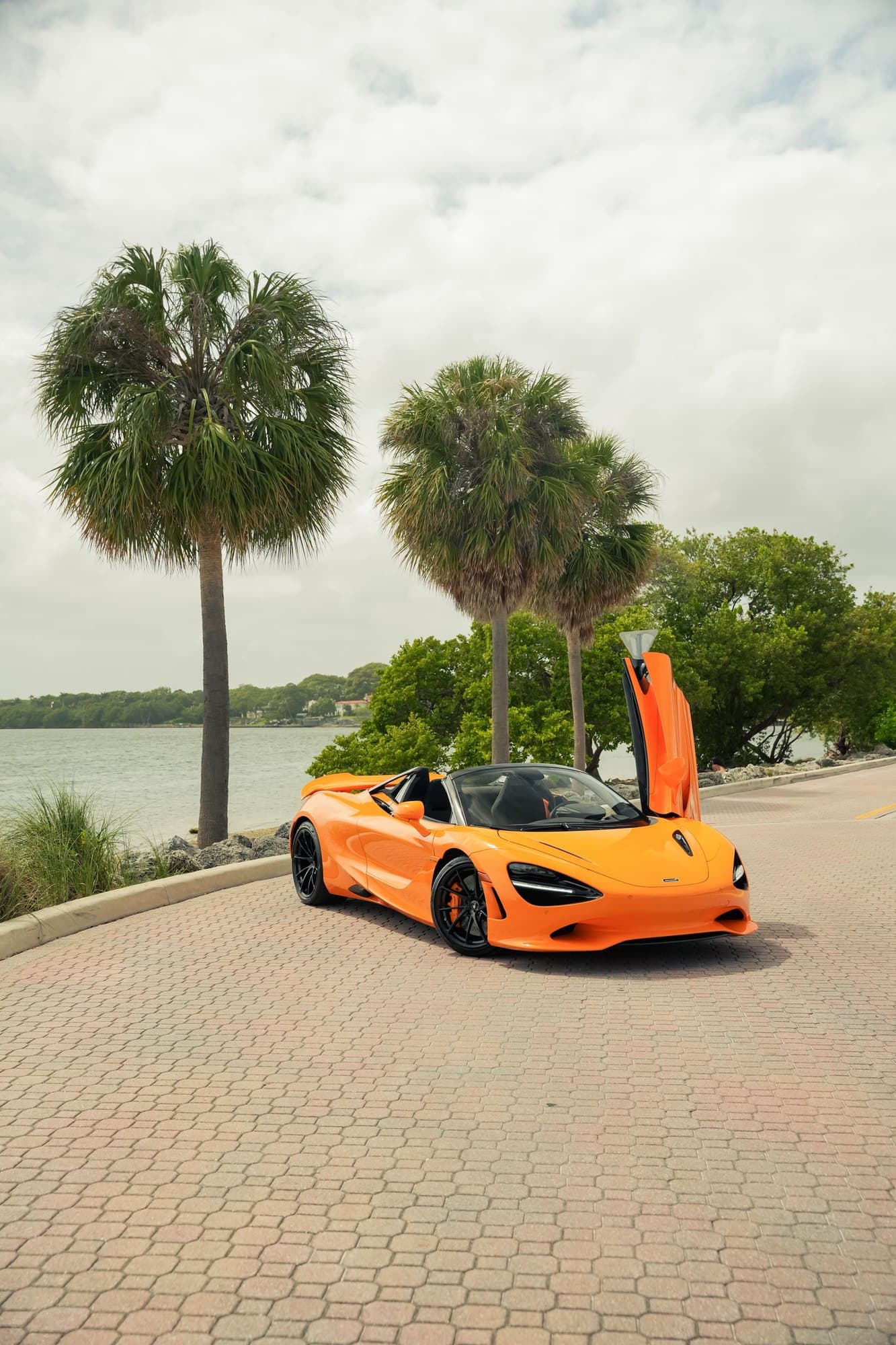 McLaren 750S in Black, photo 1