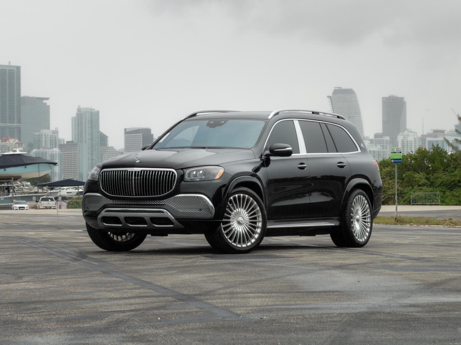 Mercedes-Benz Maybach GLS600 in Black, photo 1