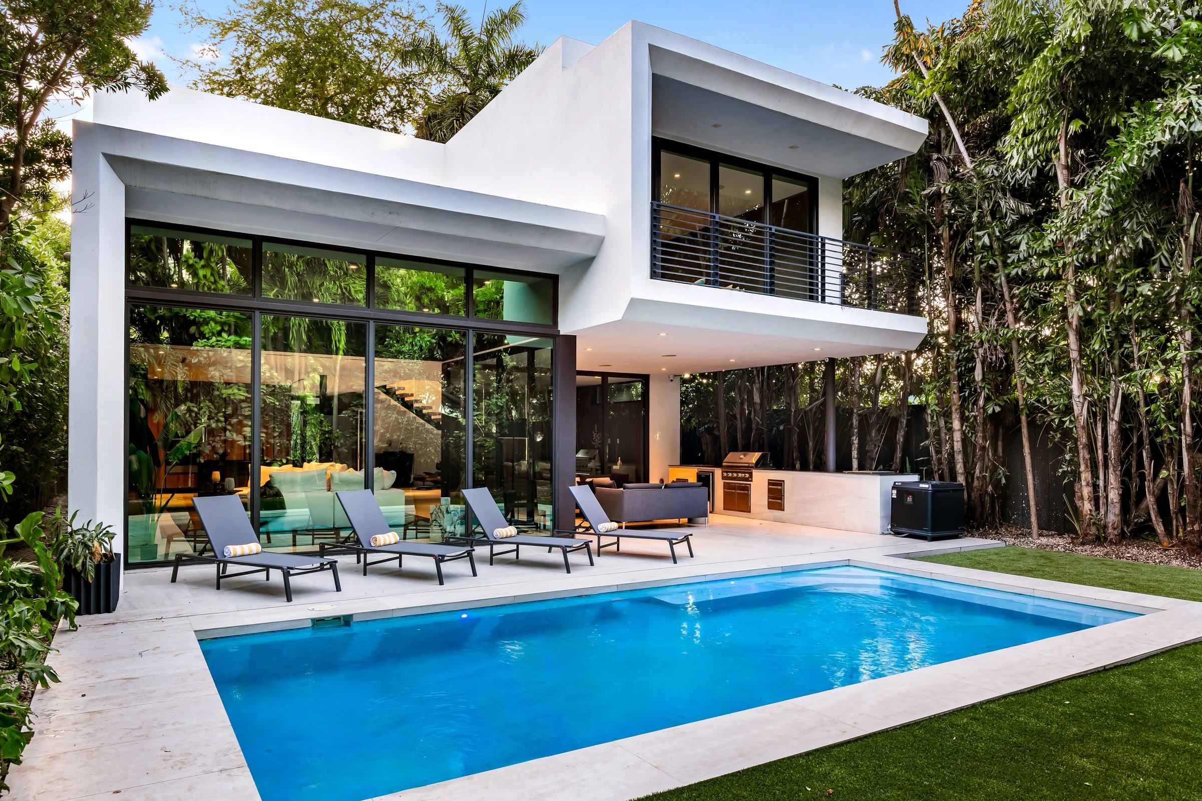 Pool and garden at Villa Strata