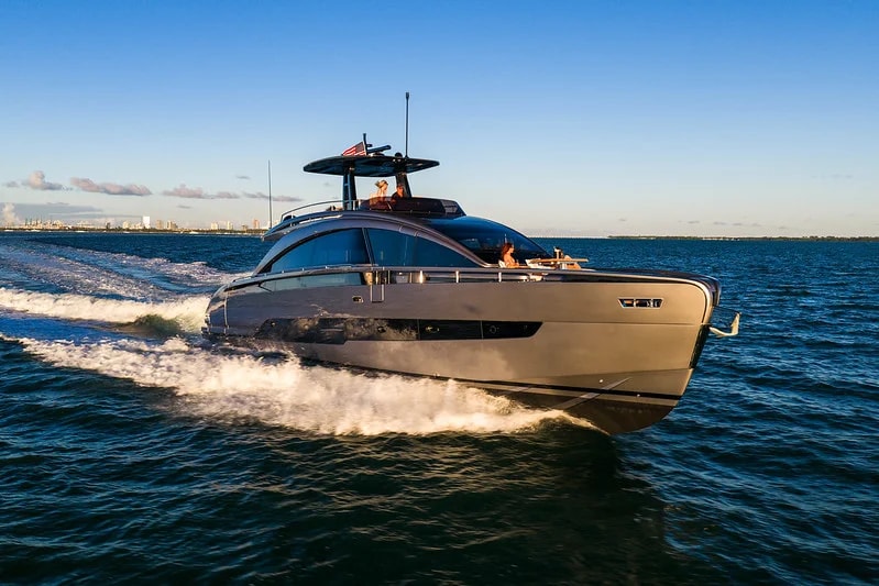 80 Pershing GTX, photo 4