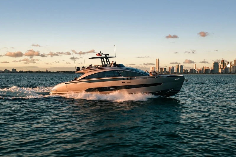 80 Pershing GTX, photo 3