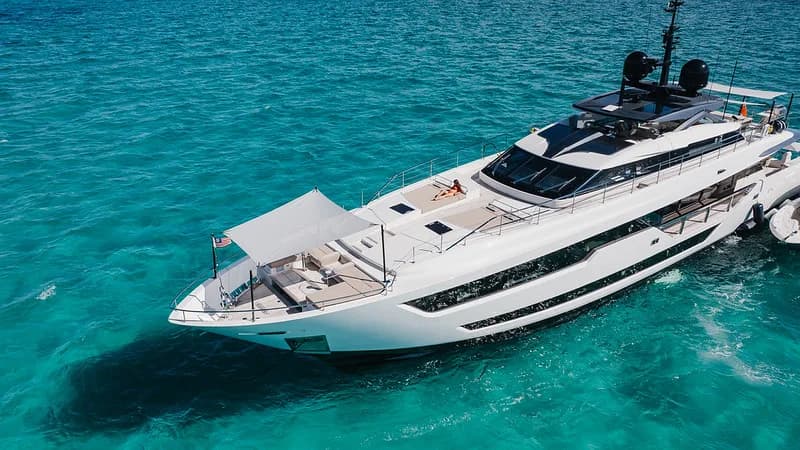125 Custom Line viewed from above on turquoise water